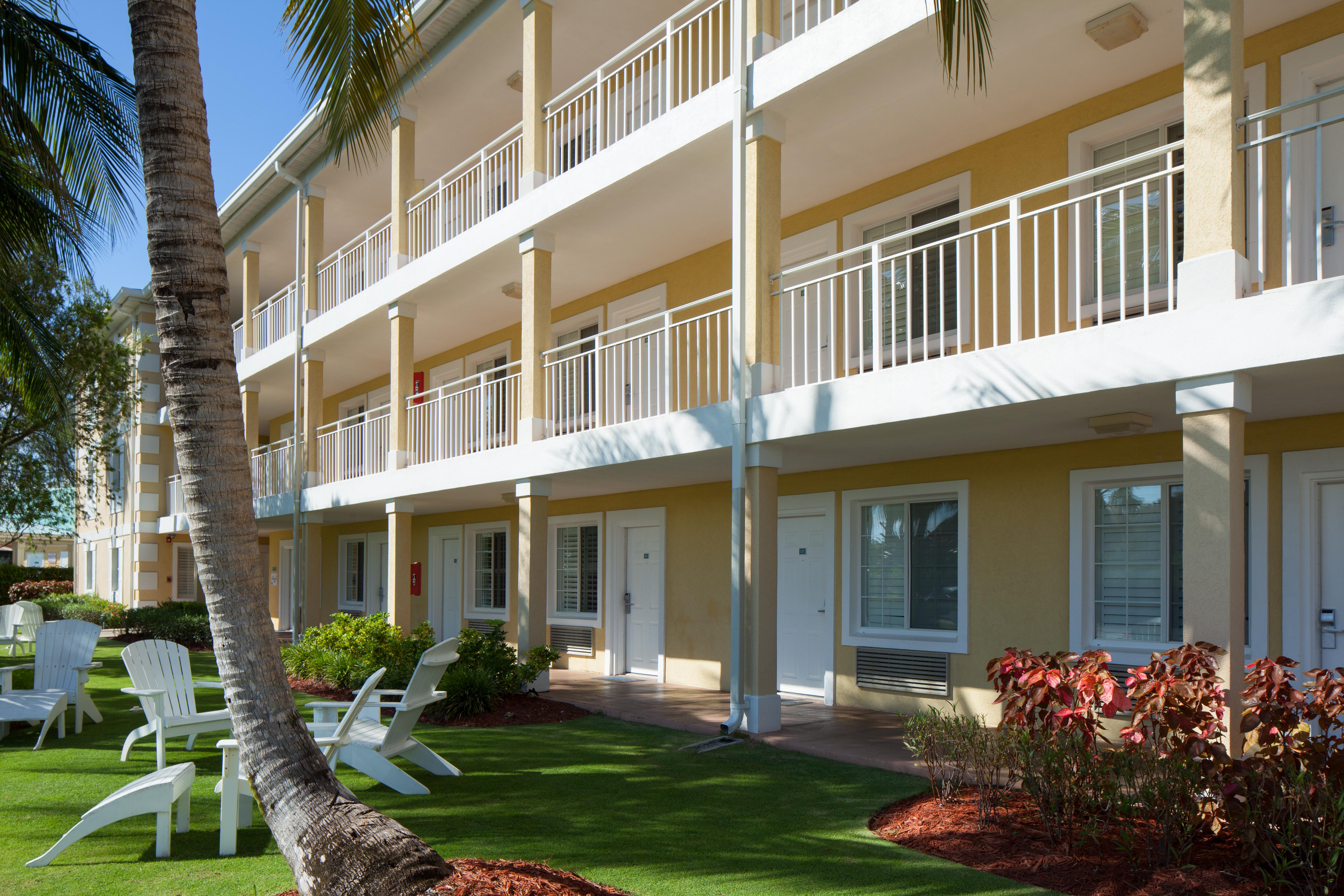 Sunshine Suites Resort West Bay Ngoại thất bức ảnh