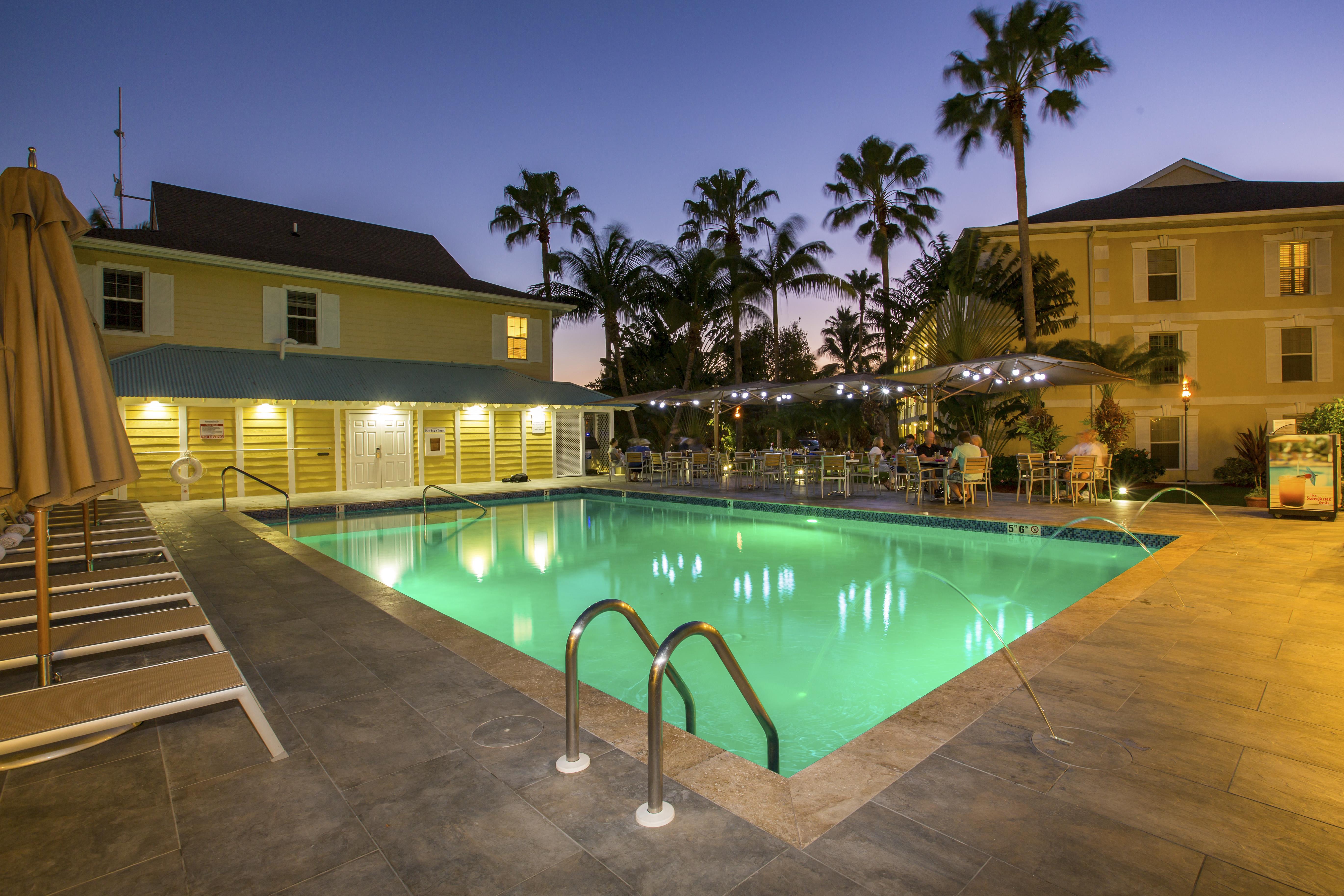 Sunshine Suites Resort West Bay Ngoại thất bức ảnh