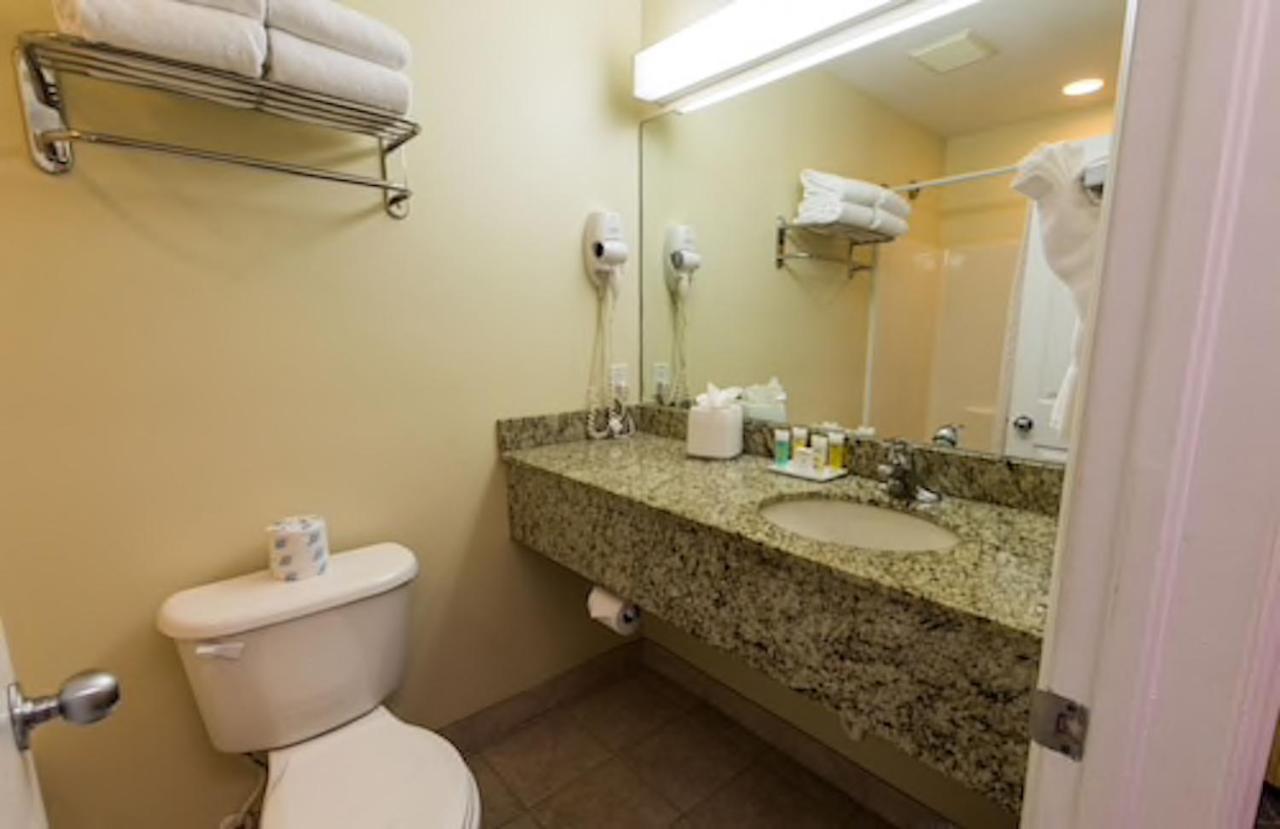 Sunshine Suites Resort West Bay Ngoại thất bức ảnh