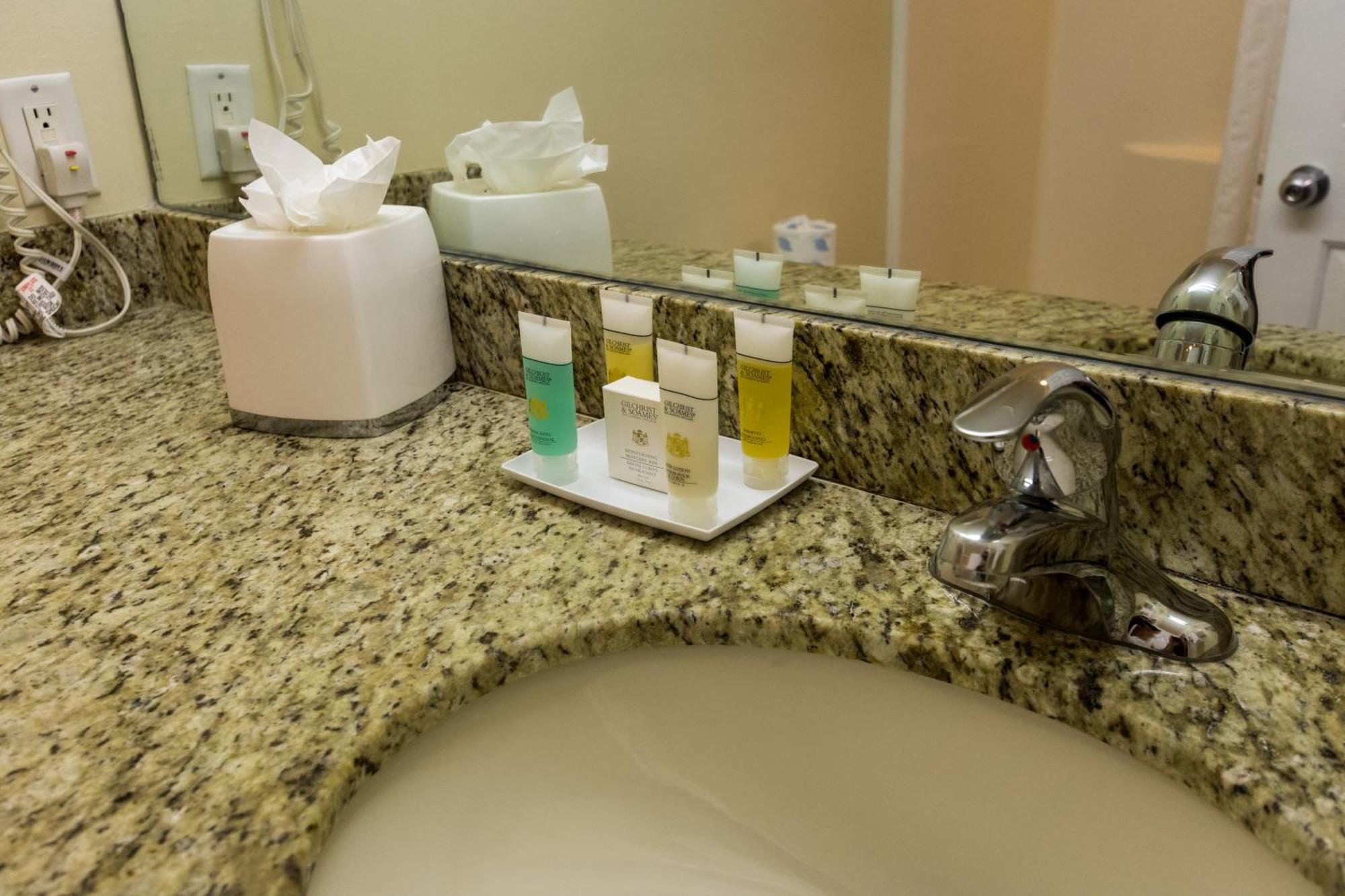 Sunshine Suites Resort West Bay Ngoại thất bức ảnh